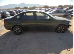 VOLKSWAGEN PASSAT BERLINA (3B2)