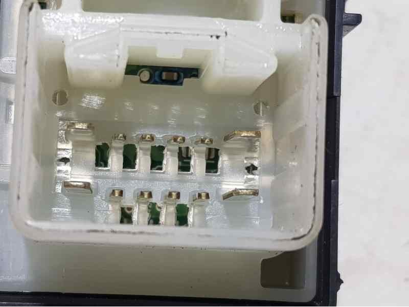 Recambio de mando elevalunas trasero derecho para lexus is200 (ds2/is2) 220d referencia OEM IAM 8403053020  