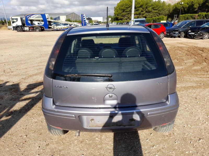 opel corsa c (x01) del año 2006
