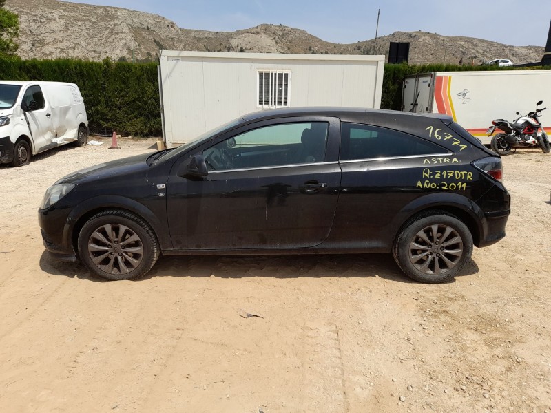 opel astra h gtc (a04) del año 2011