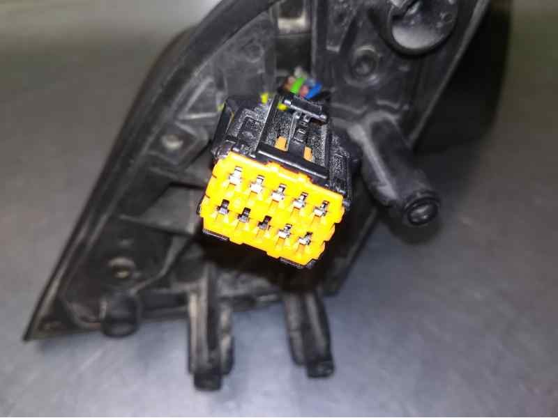 Recambio de retrovisor derecho para citroën xsara picasso referencia OEM IAM  7 PINS ELECTRICO 