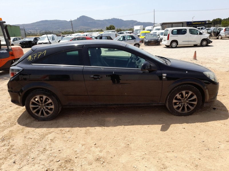 opel astra h gtc (a04) del año 2011