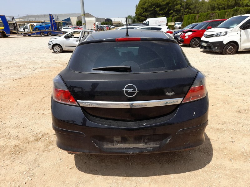 opel astra h gtc (a04) del año 2011