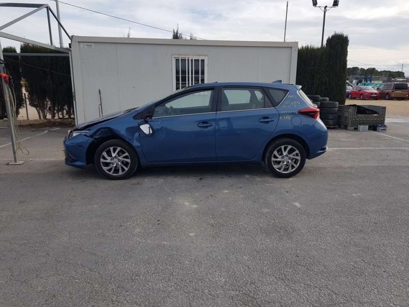 toyota auris del año 2016