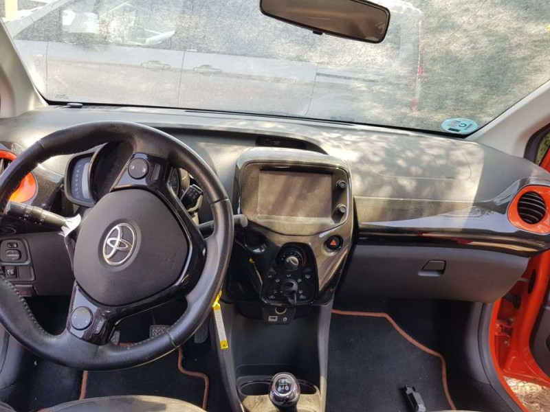 toyota aygo del año 2015