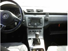 VOLKSWAGEN PASSAT VARIANT (365)