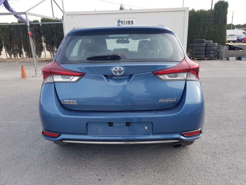 toyota auris del año 2016