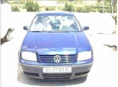 VOLKSWAGEN BORA BERLINA (1J2)