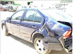 VOLKSWAGEN BORA BERLINA (1J2)