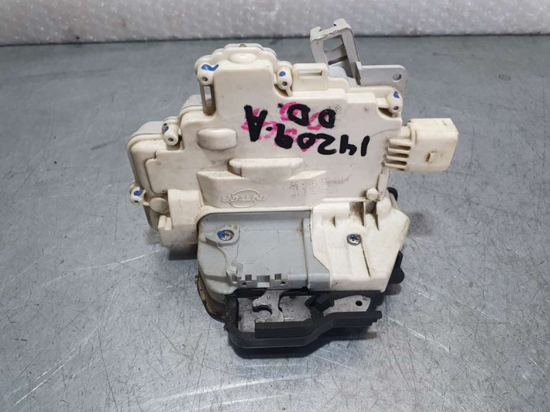 Recambio de cerradura puerta delantera derecha para audi a6 berlina (4f2) 2.0 tdi referencia OEM IAM 4F1837016  7 PINES