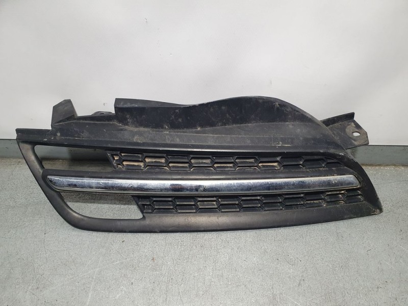 Recambio de rejilla paragolpes derecha para nissan micra (k12e) acenta referencia OEM IAM 62320BC400  REJILLA PILOTO PATA ROTA