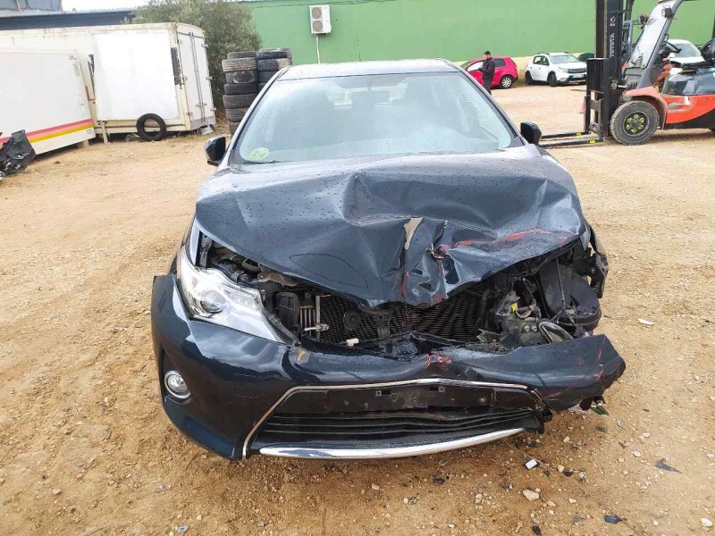 toyota auris del año 2014