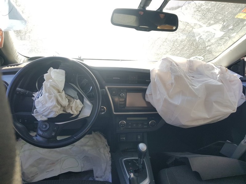 toyota auris del año 2013