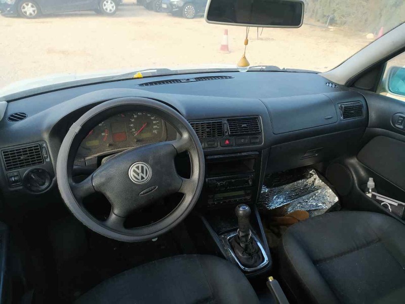 volkswagen golf iv berlina (1j1) del año 2000