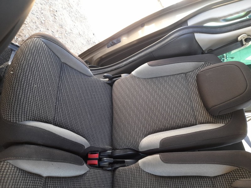 Recambio de asiento trasero derecho para peugeot partner tepee 1.6 hdi referencia OEM IAM   