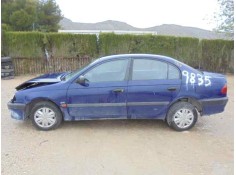 TOYOTA AVENSIS BERLINA (T 22)