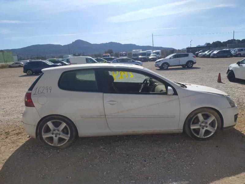 volkswagen golf v berlina (1k1) del año 2008