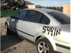 VOLKSWAGEN PASSAT BERLINA (3B2)