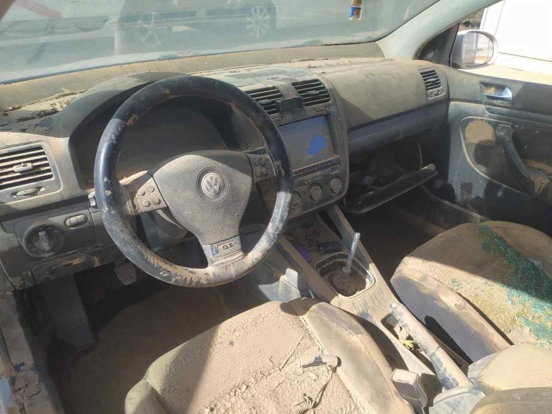 volkswagen golf v berlina (1k1) del año 2008