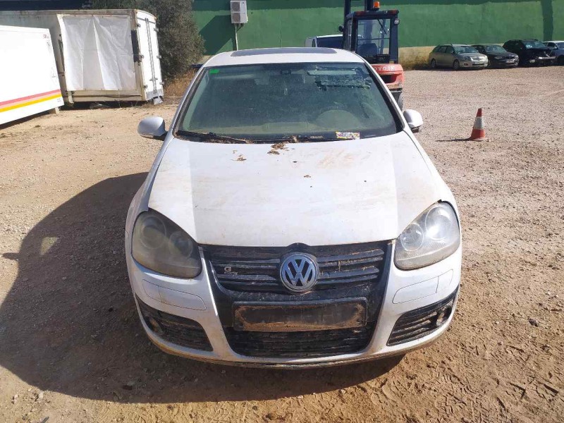 volkswagen golf v berlina (1k1) del año 2008