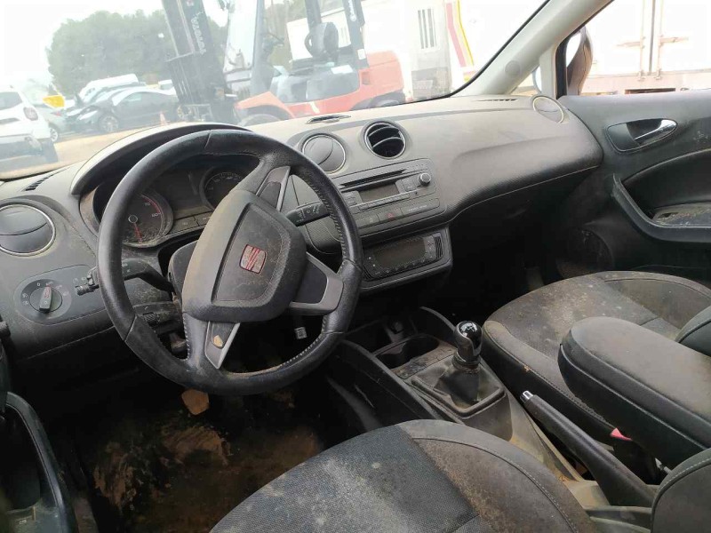 seat ibiza (6j5) del año 2013