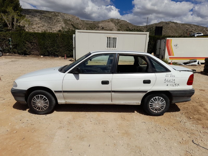 opel astra f sedán (t92) del año 1997