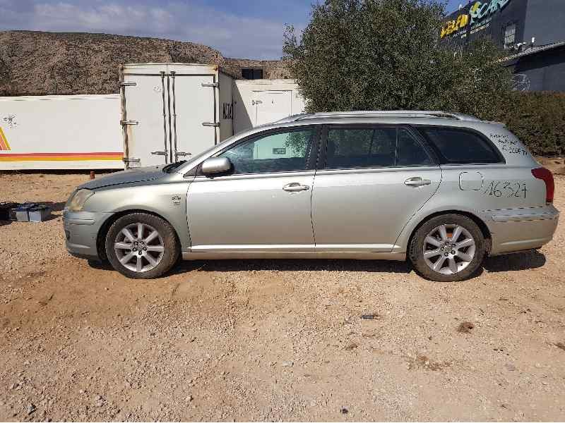 toyota avensis wagon (t25) del año 2004