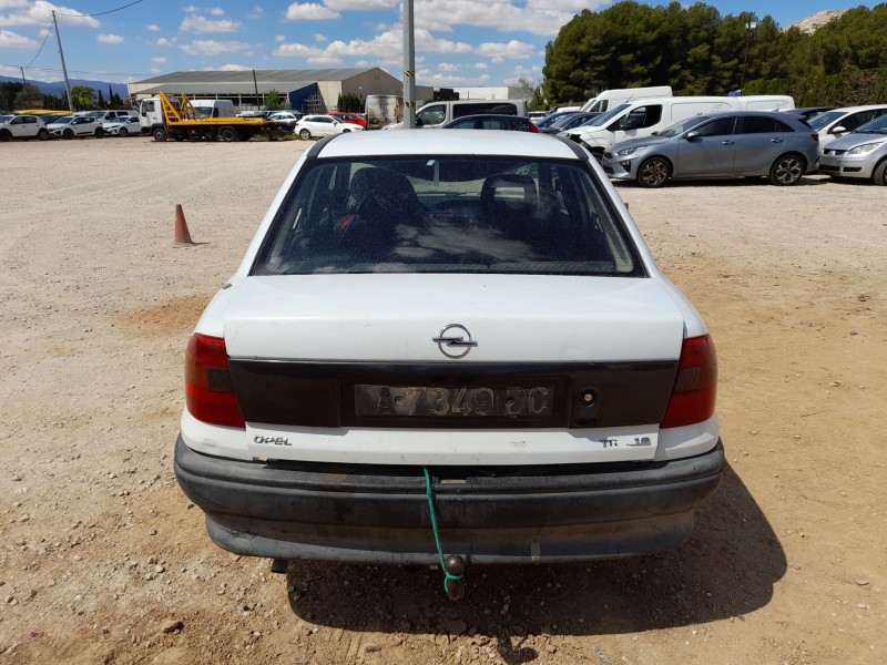 opel astra f sedán (t92) del año 1997