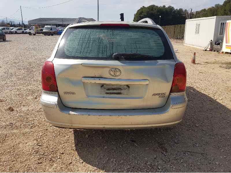 toyota avensis wagon (t25) del año 2004