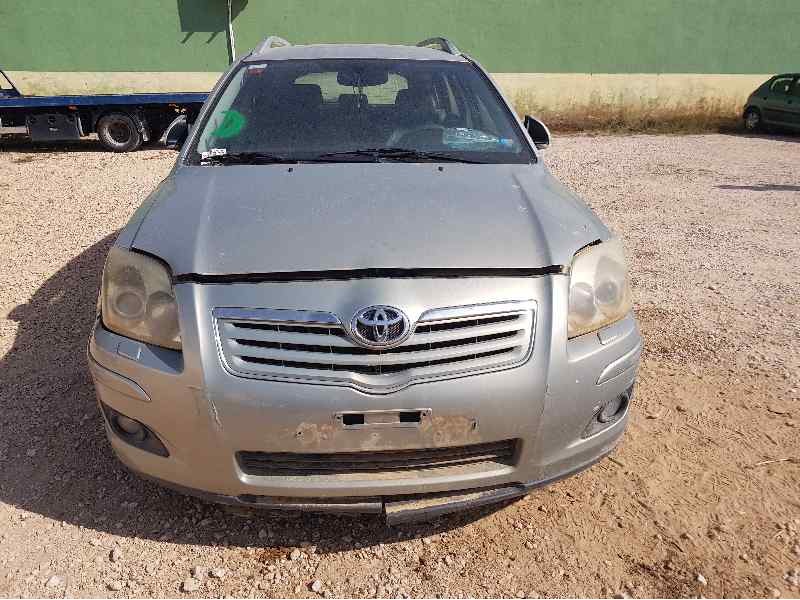 toyota avensis wagon (t25) del año 2004