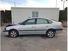TOYOTA AVENSIS BERLINA (T 22)