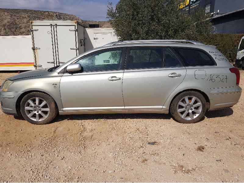 toyota avensis wagon (t25) del año 2004