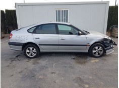 TOYOTA AVENSIS BERLINA (T 22)
