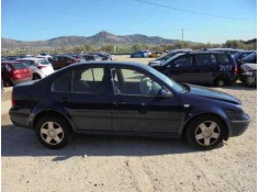 VOLKSWAGEN BORA BERLINA (1J2)