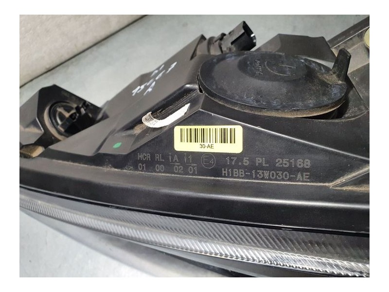 Recambio de faro izquierdo para ford fiesta (ce1) active referencia OEM IAM H1BB13W030AE  PATAS ROTAS