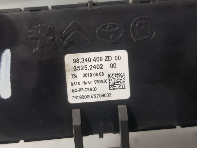 Recambio de mando climatizador para peugeot rifter access standard referencia OEM IAM 98340409ZD00 3525240200 