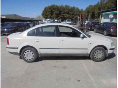 VOLKSWAGEN PASSAT BERLINA (3B2)