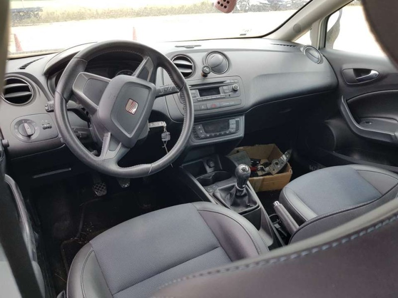 seat ibiza (6j5) del año 2013