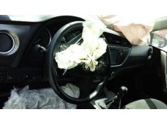 TOYOTA AURIS TOURING SPORTS (E18)