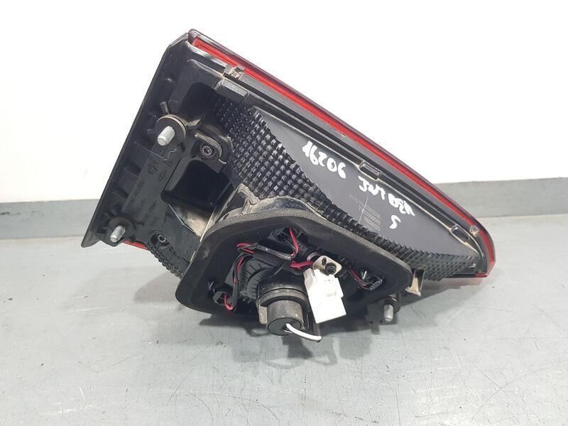 Recambio de piloto trasero derecho para dr 5.0 unica referencia OEM IAM 61500200  INTERIOR