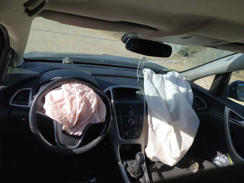 opel astra j lim. del año 2011