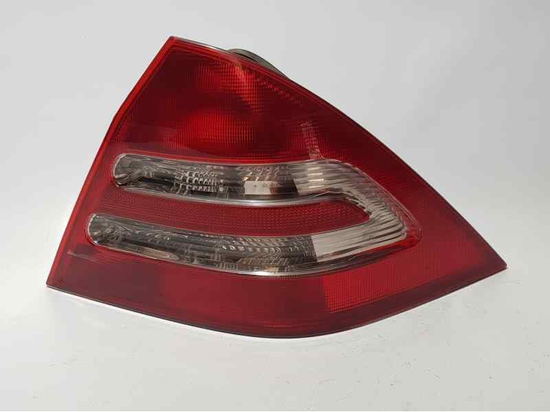 Recambio de piloto trasero derecho para mercedes-benz clase c (w203) berlina 220 cdi (203.006) referencia OEM IAM 2038200264  