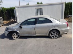 TOYOTA AVENSIS BERLINA (T25)