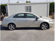 TOYOTA AVENSIS BERLINA (T25)