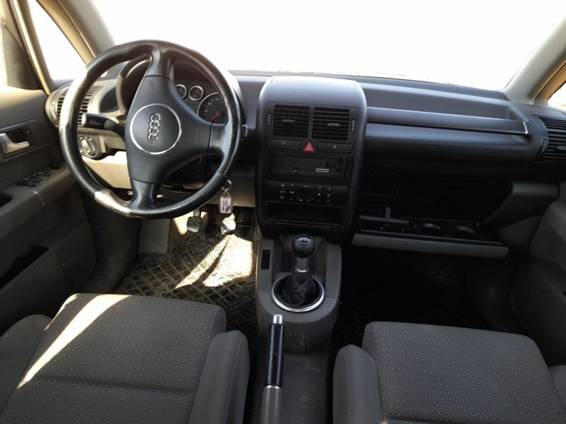 audi a2 (8z0) del año 2001