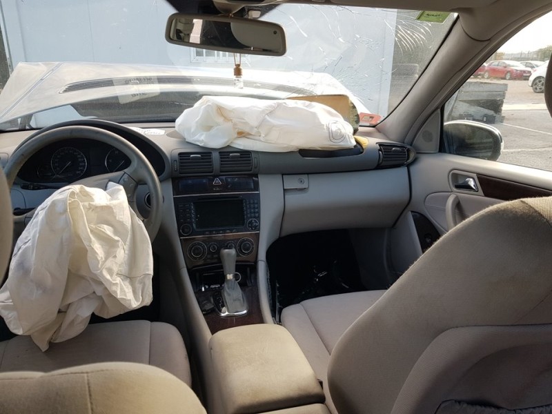 mercedes-benz clase c (w203) berlina del año 2004