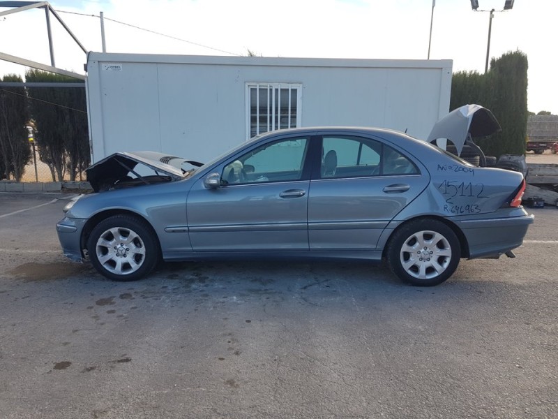 mercedes-benz clase c (w203) berlina del año 2004