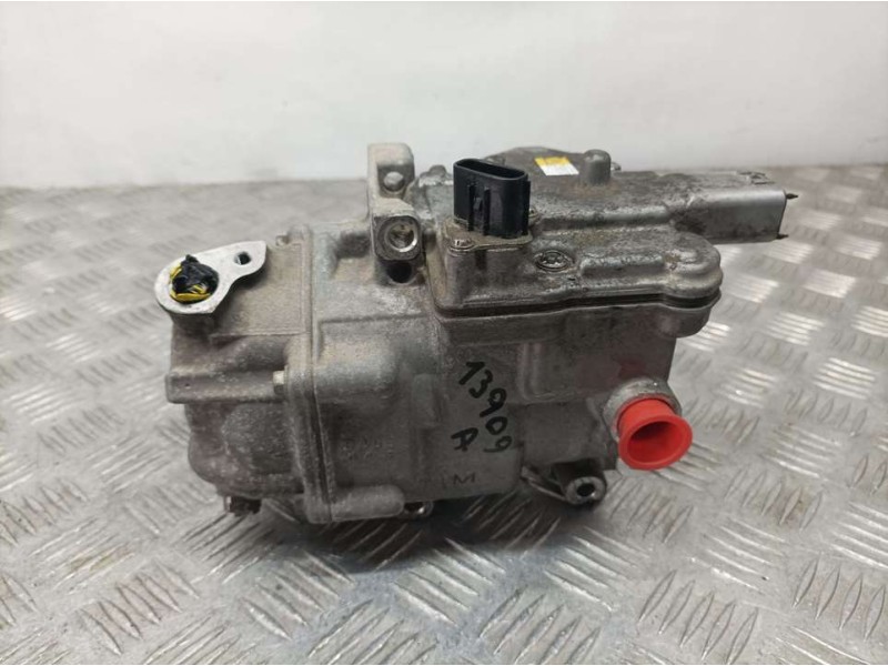 Recambio de compresor aire acondicionado para toyota yaris hsd active referencia OEM IAM 0422001350  DENSO