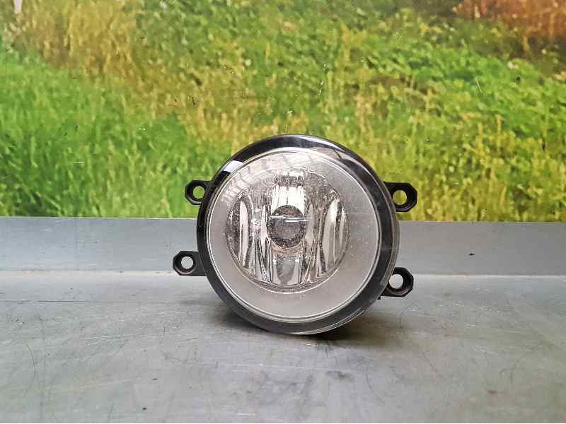 Recambio de faro antiniebla derecho para toyota auris active referencia OEM IAM 812100D041 89206401 VALEO