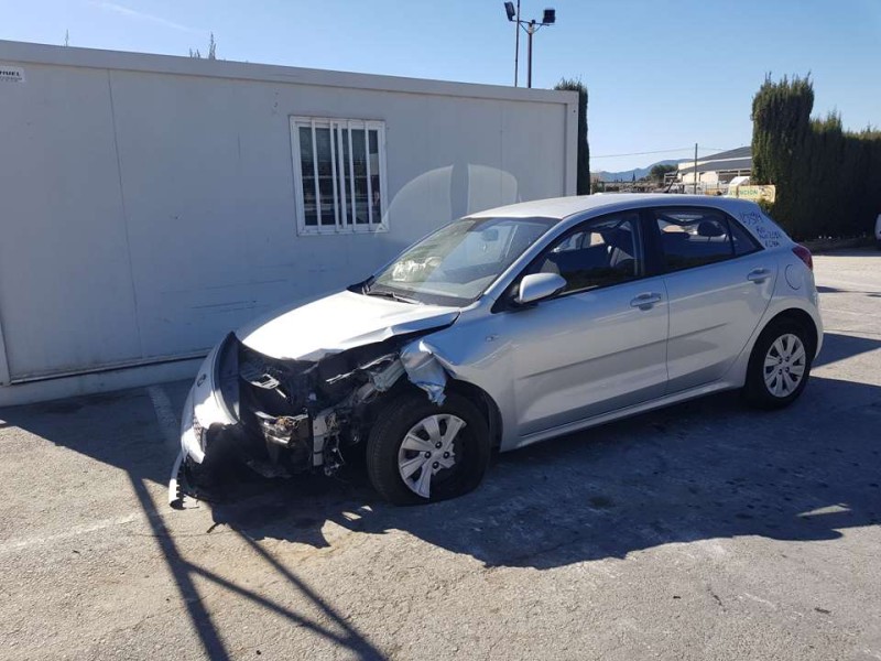 kia rio (yb) del año 2018
